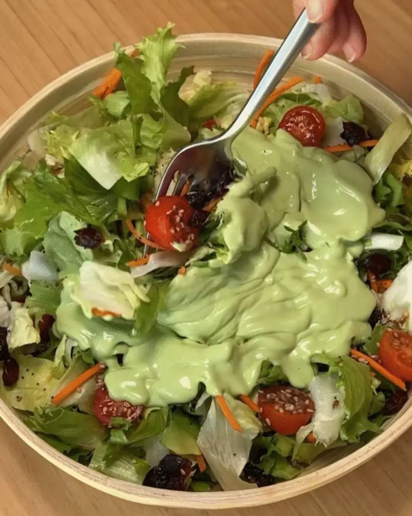 Salada no pote preparada em camadas